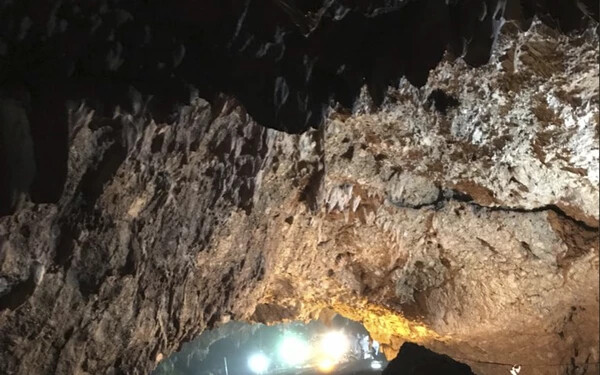 thaiföld barlang