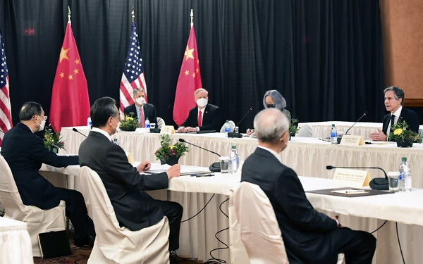 Véget ért a Biden-éra első amerikai-kínai külügyminiszteri tárgyalása