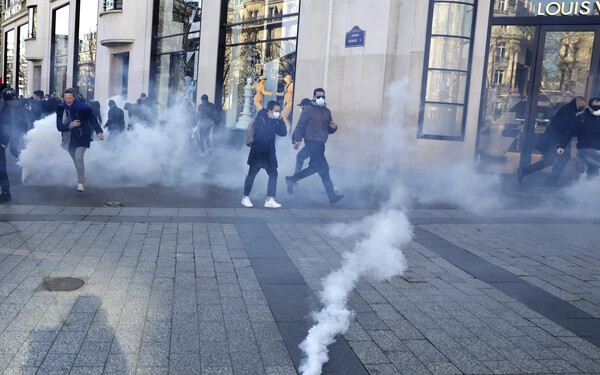 tüntetés franciaország