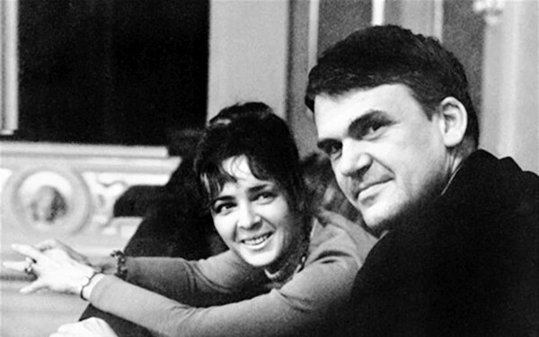 Milan Kundera feleségével, Věrával
