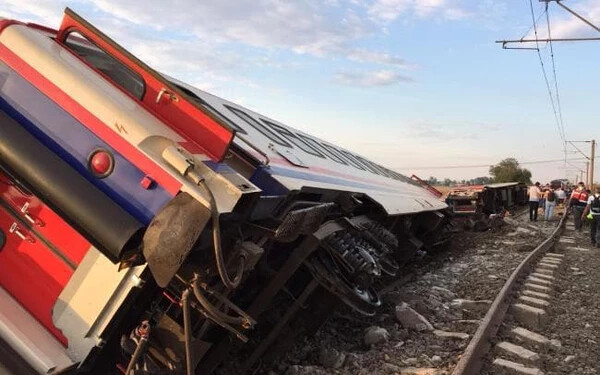 törökországi vasúti szerencsétlenség