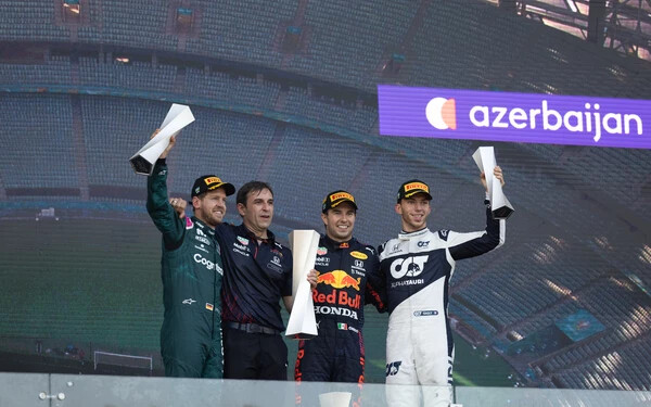 Azeri Nagydíj – Pérez győzött, Verstappen és Hamilton pont nélkül maradt