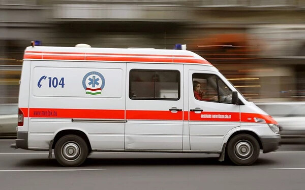 mentőautó magyar
