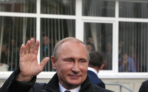 A FINA kitüntette Vlagyimir Putyin orosz elnököt