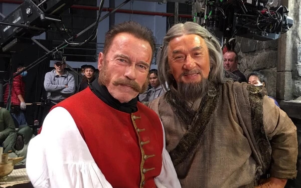 Jackie Chan és Schwarzenegger