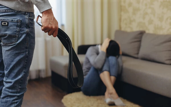 családi erőszak