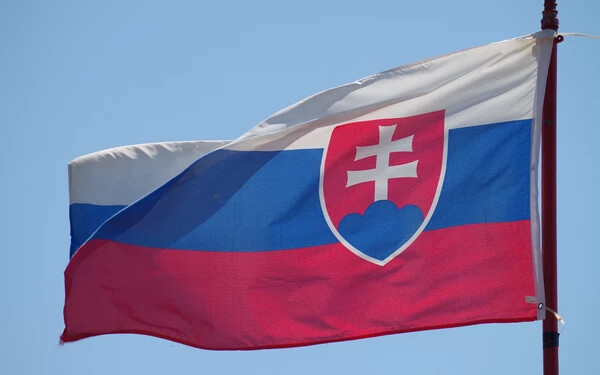 szlovákia zászló