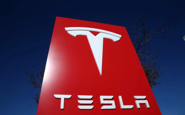 Szlovákiába jön a Tesla?