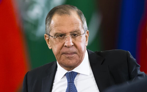 Lavrov: az amerikai szankciók célja Moszkva kiszorítása a fegyver- és az energiapiacról