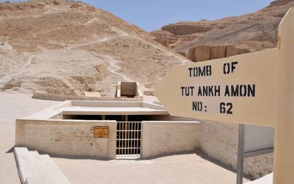 Tutanhamon sírjának bejárata