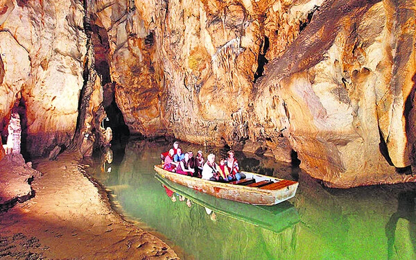 Domicai-cseppkőbarlang