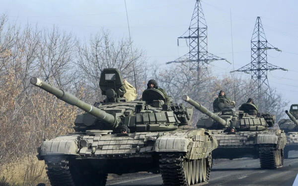 Az orosz hadsereg erősíti harci képességeit a Krím félszigeten