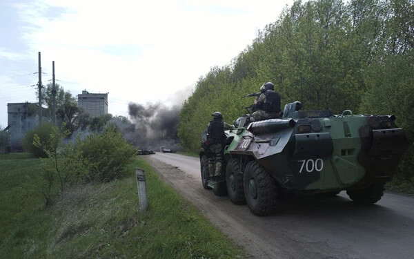 Kétszáz harckocsit vezényelt Oroszország az ukrán határhoz