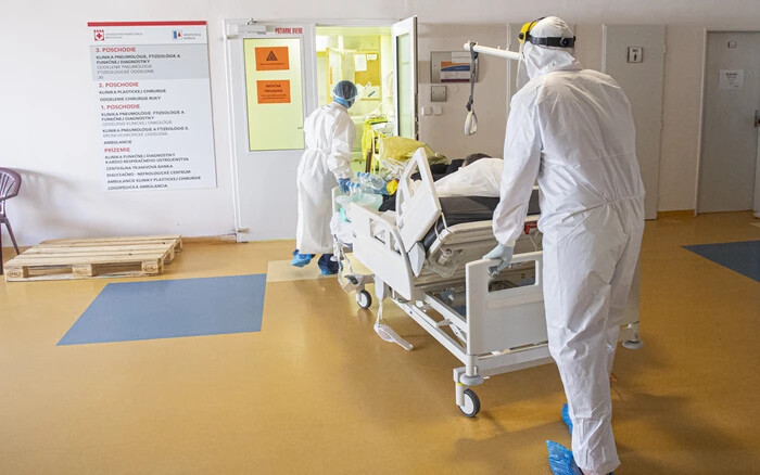 Kevesebb orvos lesz éjszaka az egyik legnagyobb szlovákiai kórházban