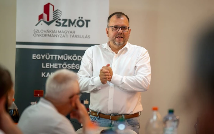 szm