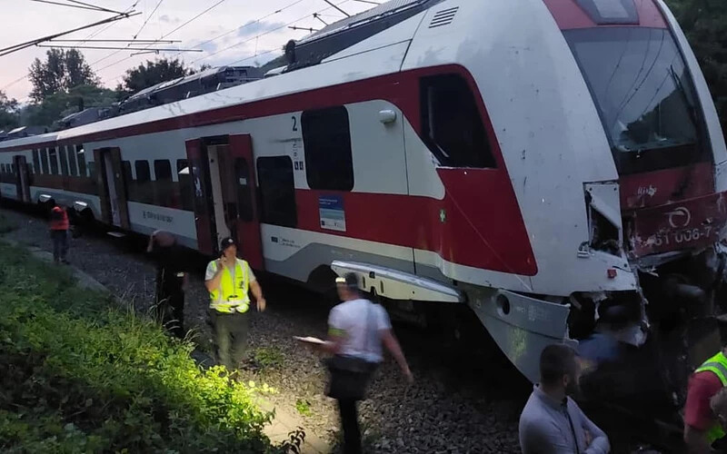 74-en sérültek meg a pénteki vonatbalesetben, hárman súlyosan (FOTÓK!)