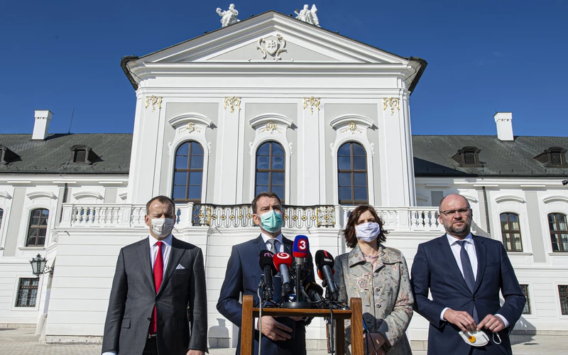 Boris Kollár (Sme rodina), Igor Matovič (OľaNO), Veronika Remišová (Za ľudí) és Richar Sulík (SaS)      TASR-felvétel