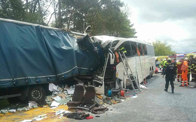 A buszbaleset nyolc sérültje válságos állapotban került kórházba