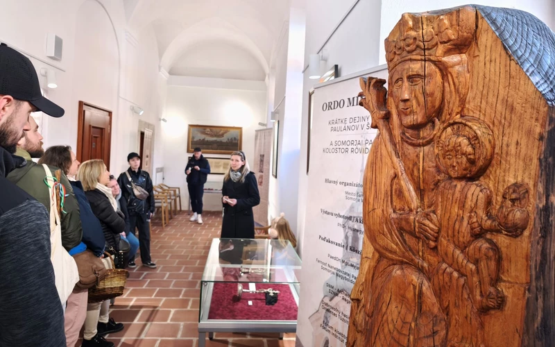A volt paulánus kolostorról összeállított helytörténeti kiállítás a Somorjai Turisztikai Információs Központ nyitvatartási idejében tekinthető meg (A szerző felvétele)