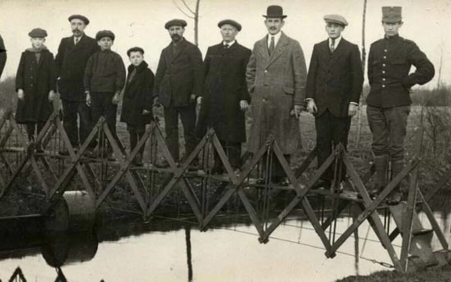 Összecsukható híd sürgős esetekre (Hollandia, 1926)