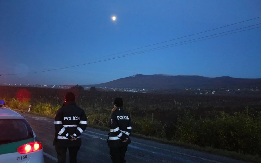 Újabb videót és képeket közölt a rendőrség a buszbaleset helyszínéről