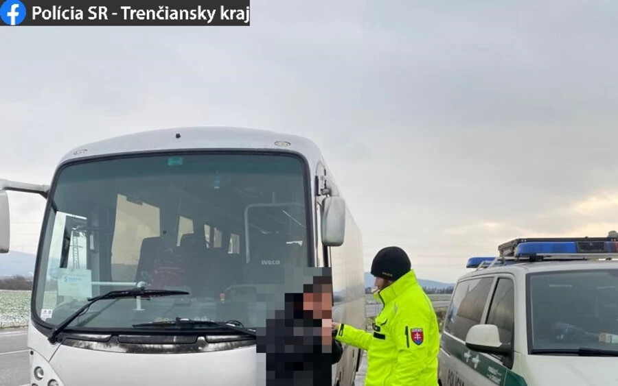 Részeg buszvezetőt kapcsoltak le a rendőrök, jeges úton száguldott