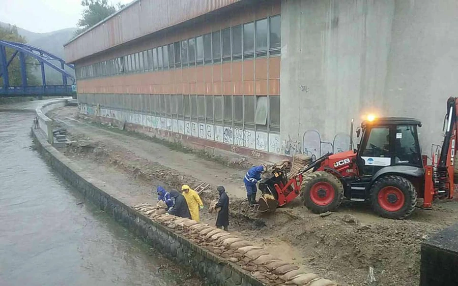 24 óra alatt 250 alkalommal avatkoztak be a tűzoltók az időjárás miatt