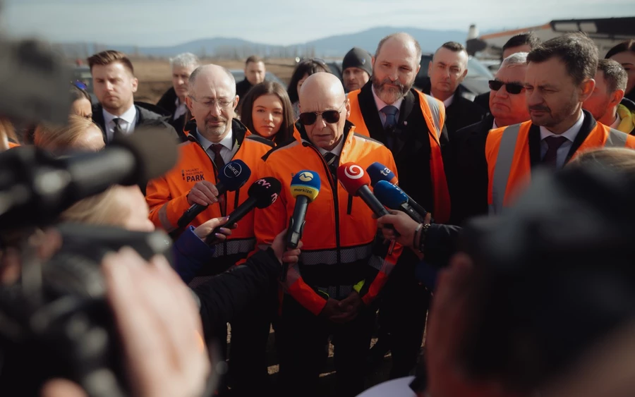 FOTÓK: Elkezdődött a Kassa melletti Volvo-gyár építése