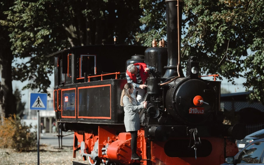 Újra régi fényében pompázik a gőzmozdony