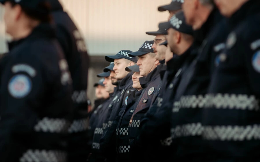 100 eurós prémiumot kaptak a 25 éve szolgáló városi rendőrök