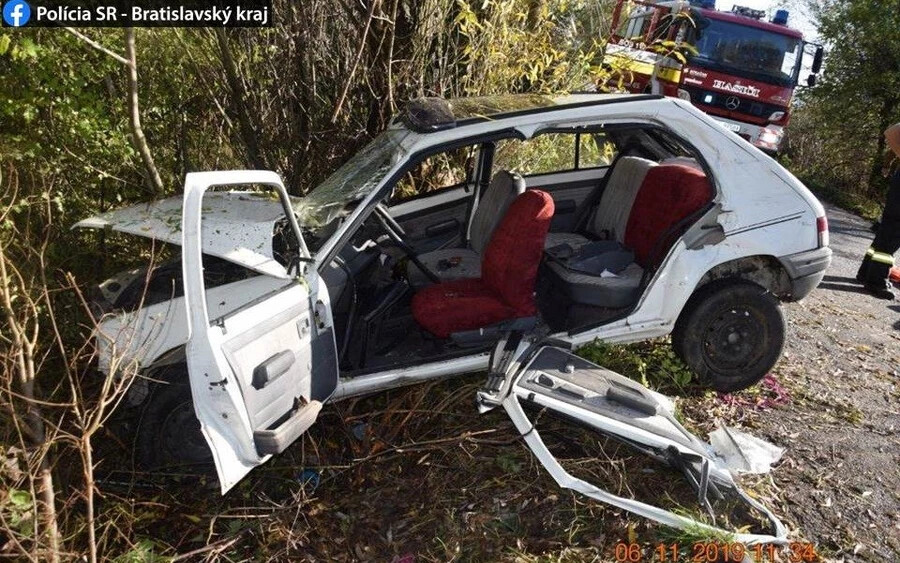 Tragikus autóbaleset Pozsony megyében