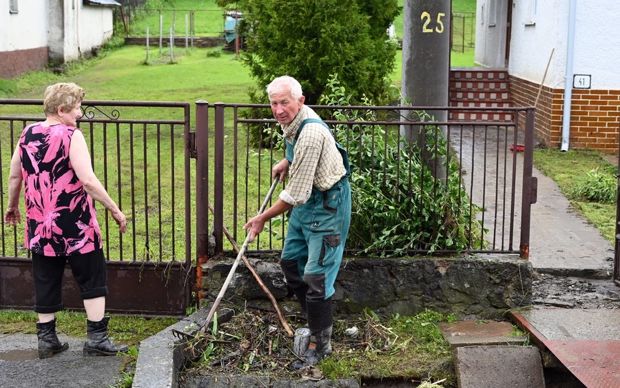 Teljesen elárasztotta a víz a kis szlovákiai falut