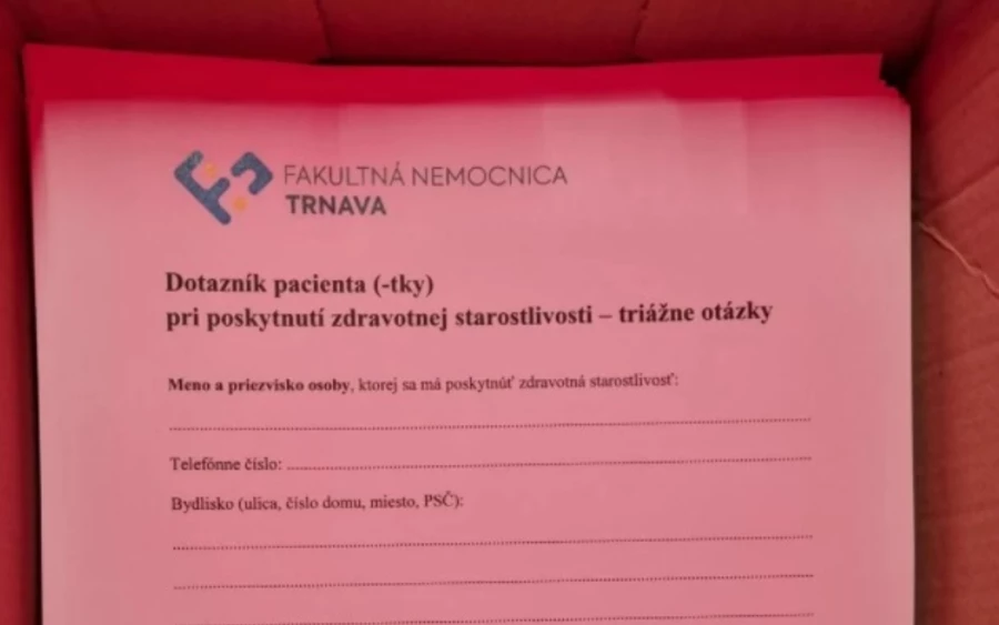  "A nagyszombati kórházban sürgős vizsgálatra szoruló betegeknek a triázs sátoron kell áthaladniuk. Ez nem vonatkozik azokra a betegekre, akik előre megbeszélt időpontra mennek a járóbeteg-rendelőbe" - magyarázta Matej Martovič, a kórház szóvivője.