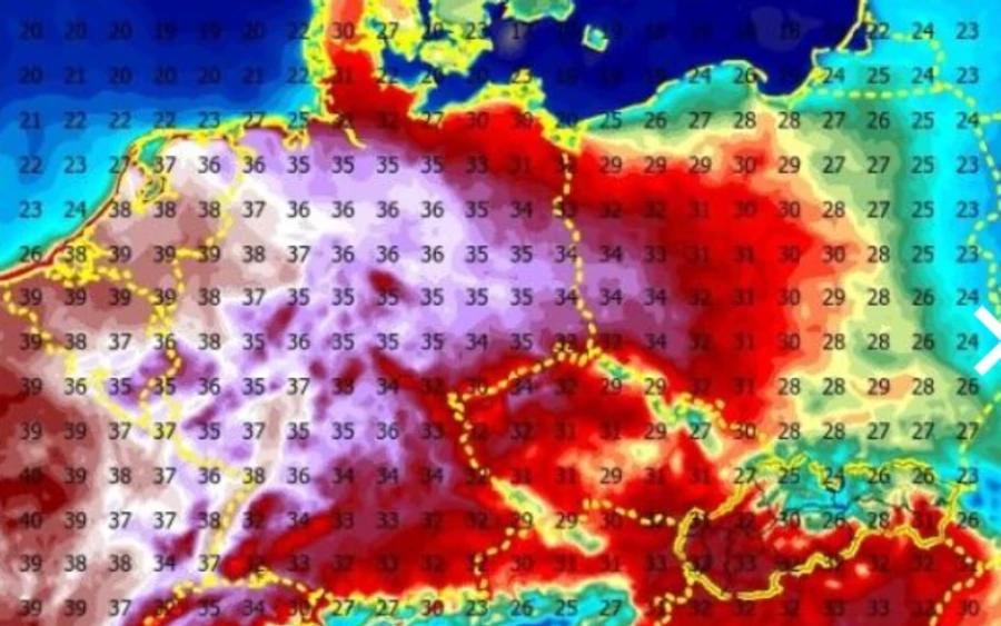 A meteorológusok szerint előfordulhat, hogy a hőmérő nem áll meg a negyvenes értékeknél, és ez már a mai napon bekövetkezhet, ráadásul a hőség száraz levegővel jelentkezik, ami még inkább fokozza negatív hatását. 