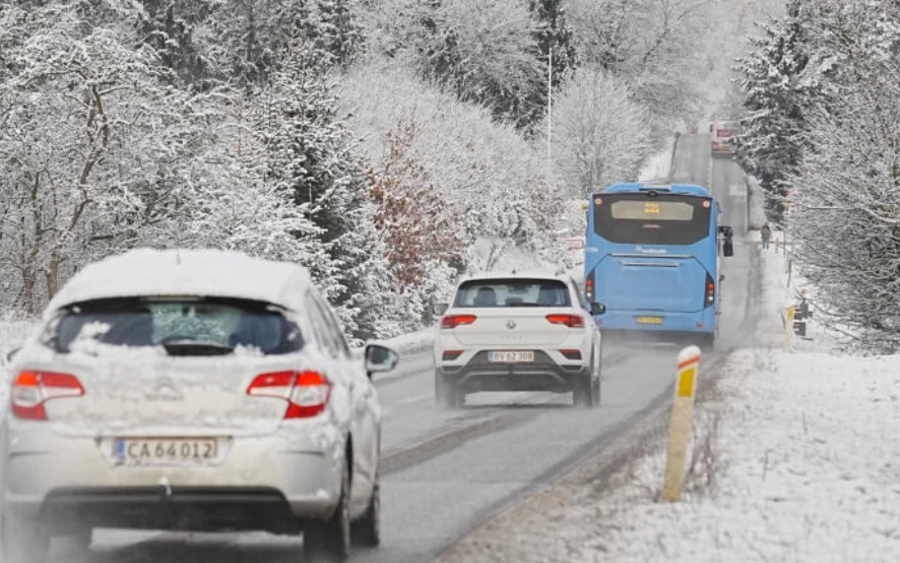 A biztosítás télen is nagyon fontos. Az utakon és járdákon lévő jég számos kockázatot rejt magában. Búlik Marián, az OVB Allfinanz pénzügyi elemzője tanácsot adott a téli biztosításokkal kapcsolatban.