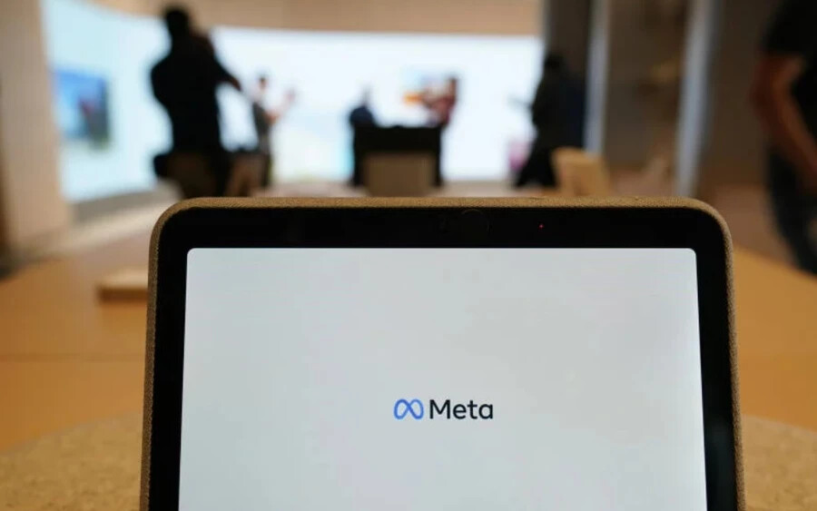 A Meta szerint a szolgáltatás elsősorban azokat a tartalomkészítőket célozza, akik a Facebookon és az Instagramon való jelenlétüket szeretnék bővíteni. A szolgáltatás a 18 év feletti magánszemélyek számára lesz elérhető. 