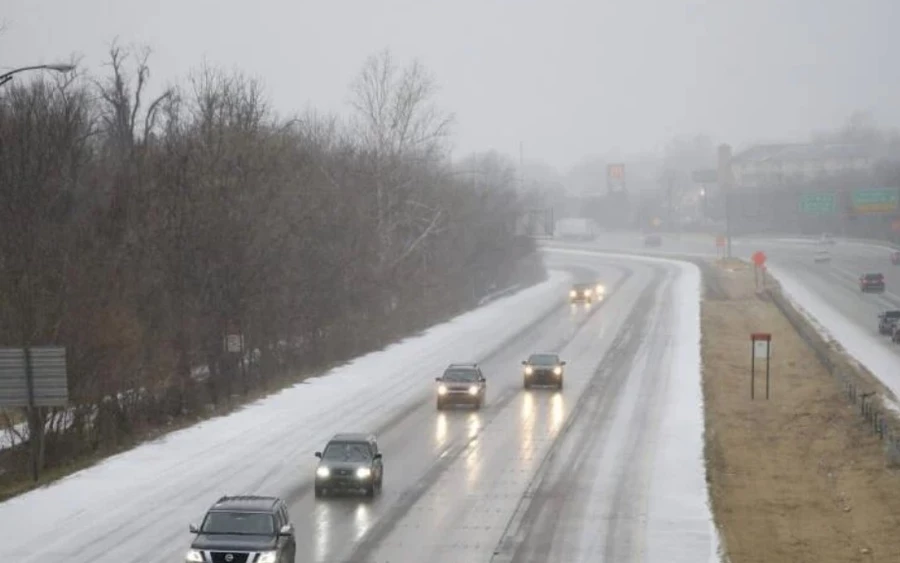 Az iMeteo meteorológusai is hasonlóan látják. „A következő napokban nem számítunk nagyobb lehűlésre. Csak éjszaka fog fagyni, és napközben egész területünkön nulla fok fölé emelkedik a hőmérséklet" – jósolták. A meteorológusok szerint a változás december 13-a körül érkezhet. 