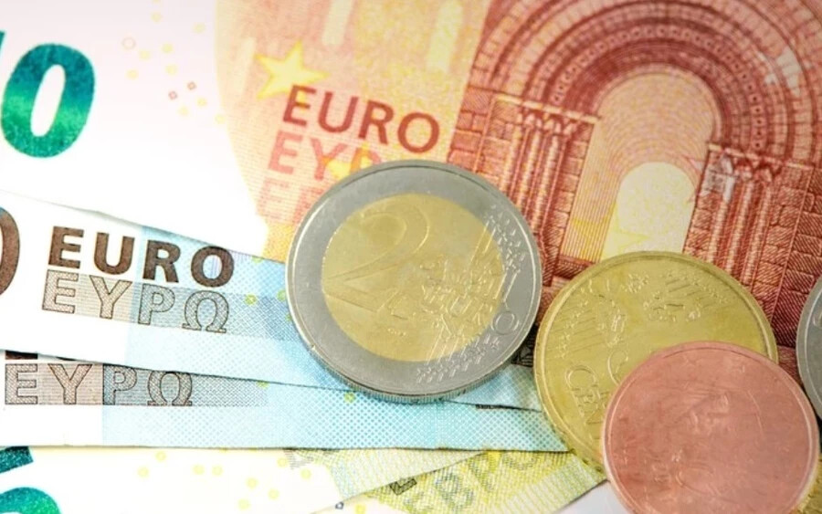A parlament döntése szerint a 18 év feletti gyermekek esetében az adóbónusz összege januártól 50 euró lesz. 