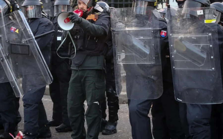 A demonstrálni készülők többek között a járványügyi intézkedések ellen vonulnának utcára.