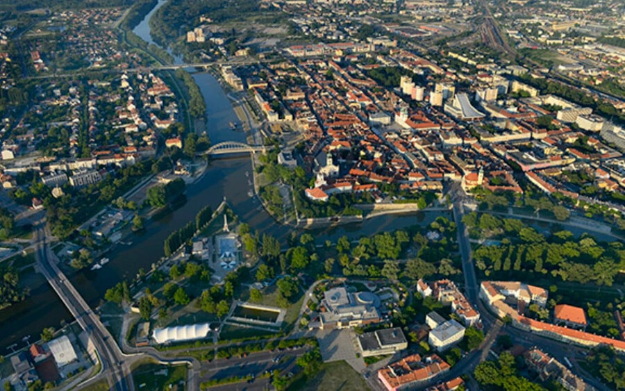 Győrben 25,9 százalékkal 584 ezer forintra – Fotó: Wikipedia/Civertan 