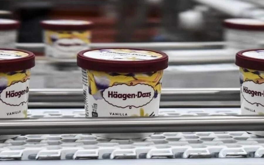 A General Mills visszahívta a Häagen-Dazs márkájú jégkrémük tíz fajtáját, miután veszélyes anyagok nyomait fedezték fel bennük - írja a brusselstimes.com.