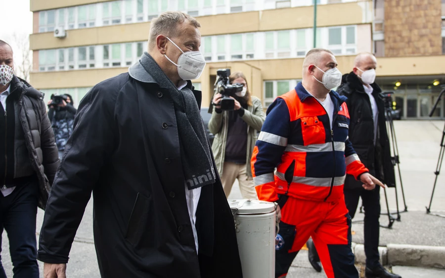 Kollár káposztalevessel mondott köszönetet a mentősöknek