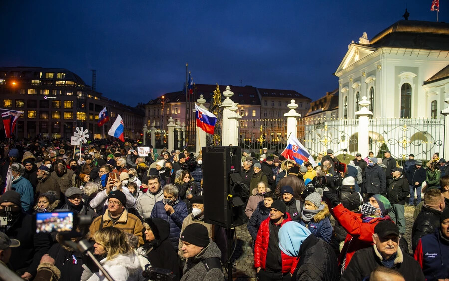 Ficóék tüntetnek Pozsonyban