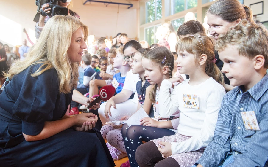 Čaputová megnyitotta az új tanévet, a gyerekek visszaültek az iskolapadokba