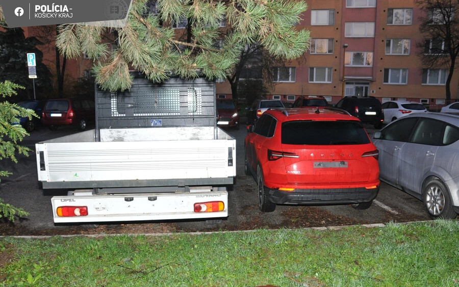 Szórakozásból megrongált húsz parkoló autót egy fiatal férfi, börtönbe kerülhet (FOTÓK)