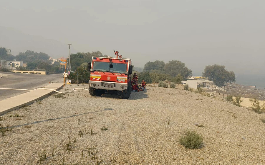 Szlovák tűzoltók küzdenek az erdőtűzzel Görögországban (FOTÓK)