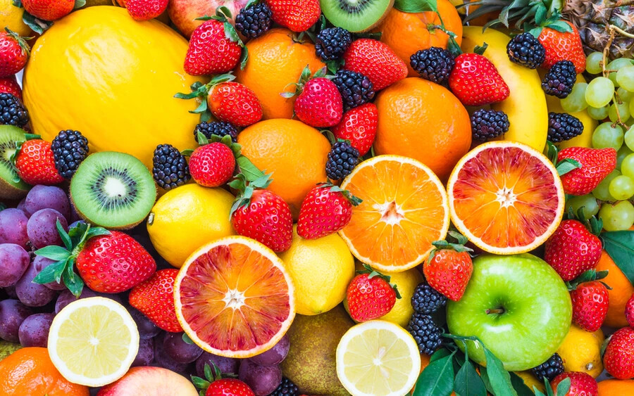 Gyümölcsök: Válassz alacsony glikémiás indexű gyümölcsöket, mint például bogyós gyümölcsök (áfonya, málna, eper), alma, körte, és cseresznye.