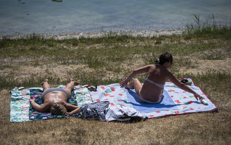 A másodfokú riasztást Pozsony megye egész területére, valamint a Komáromi, Érsekújvári, Vágsellyei, Dunaszerdahelyi, Galántai, Szenicei és Szakolcai járásokra adták ki. Elsőfokú riasztás van érvényben Besztercebánya és Kassa megyében, illetve a Lévai, Nagytapolcsányi, Aranyosmaróti, Galgóci, Pöstyéni és Nagyszombati járásokban.