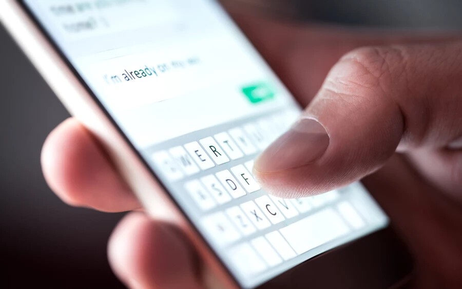 Az O2 mobilszolgáltató az O2 Fér csomagon belül szeptember 12-től percenként 0,02 euróval emeli a hívások és az SMS-ek díját.