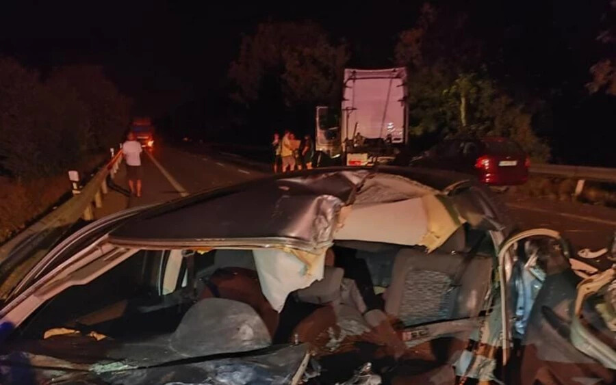 TRAGÉDIA: Frontálisan hajtott a kamionnak, elhunyt a 47 éves férfi